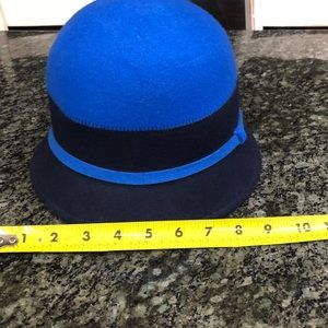 Cloche hat blue with black